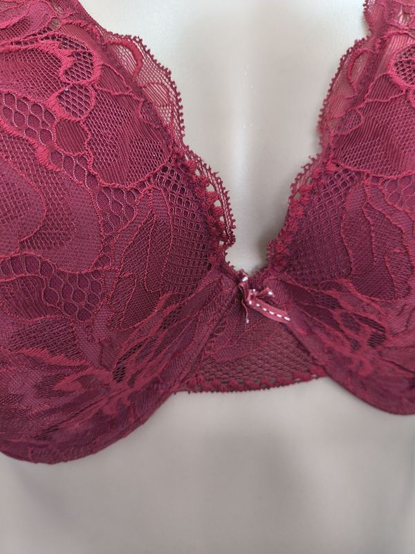 46D Auden push-up plunge underwire lace red bra