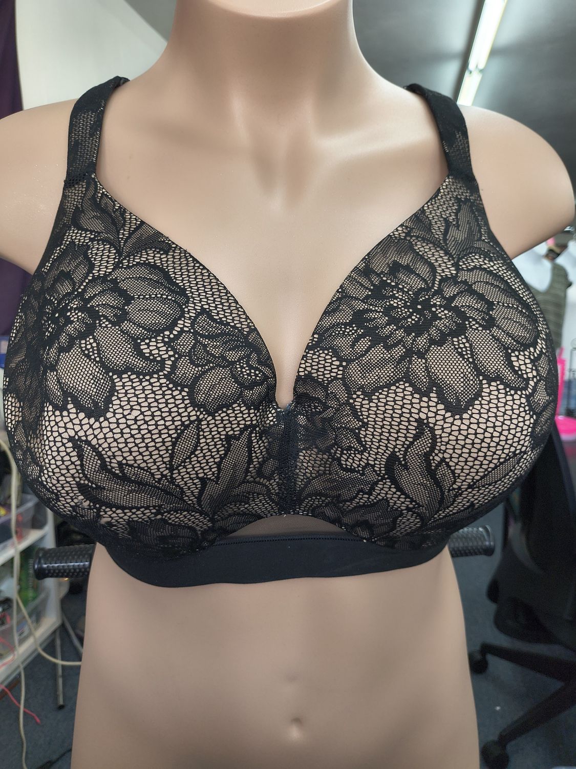 46DD Cacique lightly lined full coverage lace black nude bra