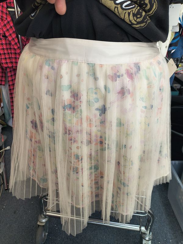 Size XL Lauren Conrad NWT tulle floral short skirt
