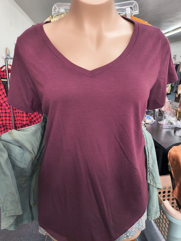 3x Torrid classic fit purple v-neck t-shirt