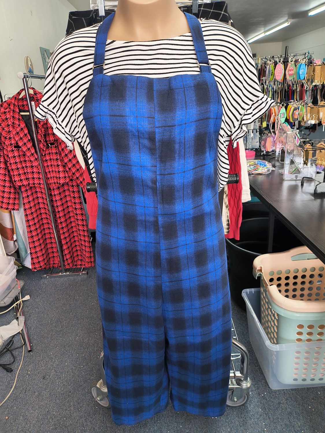 1x Shein plaid cropped length overalls no stretch