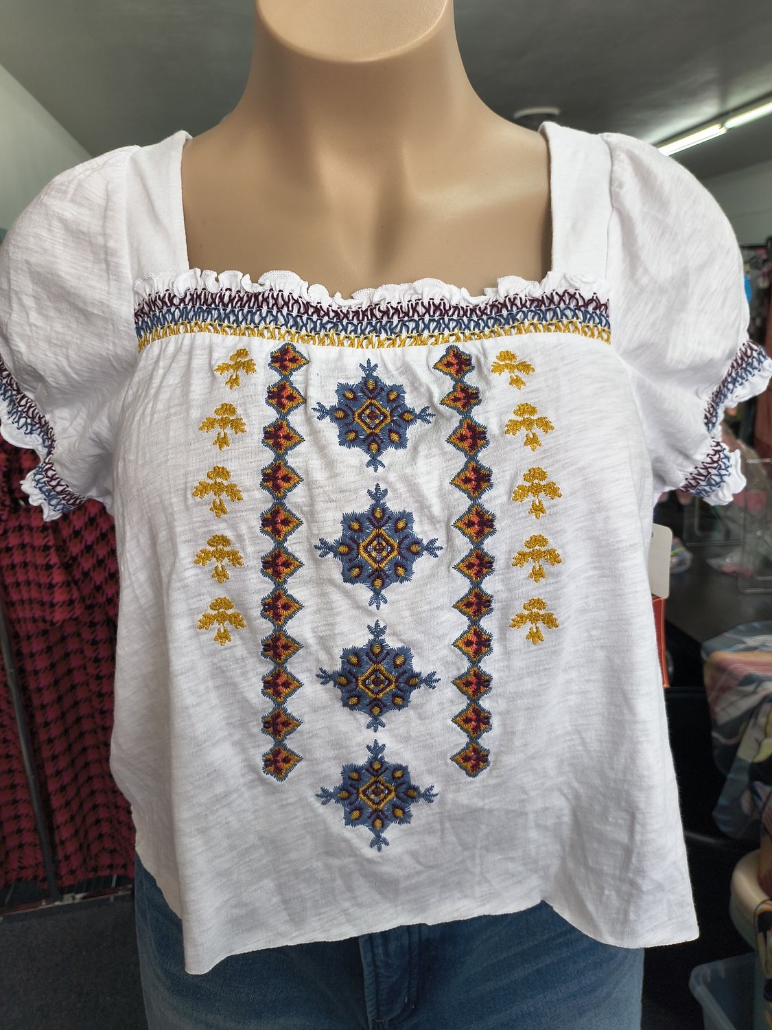 XL Northcrest Classic NWT embroidered crop top