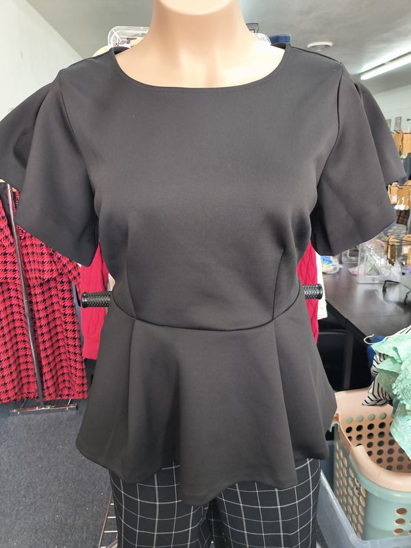 Size 16 1x Eloquii black NWT peplum dressy top