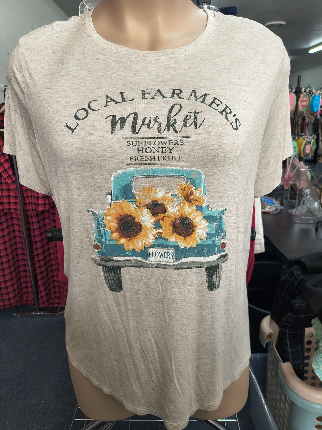 2x Maurices farmer's market graphic tee truck