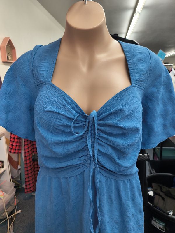 5x/30  Bloomchic blue tiered maxi dress with tie bust