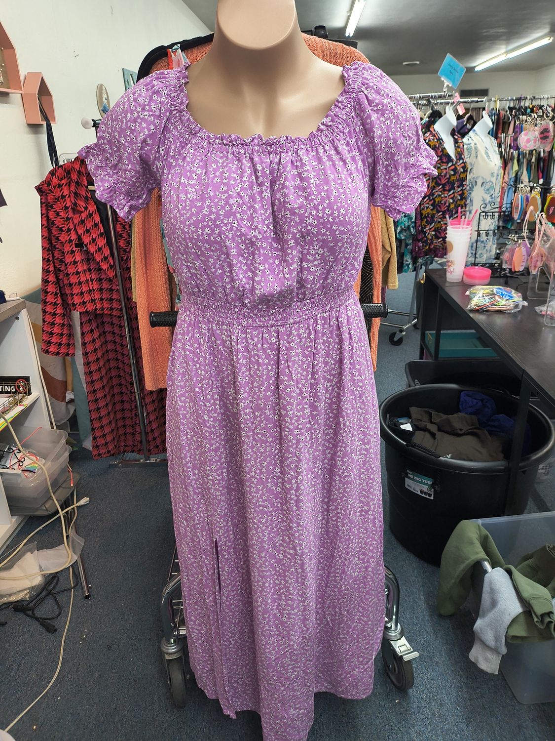 1x Holipick purple ditsy floral maxi dress with slit