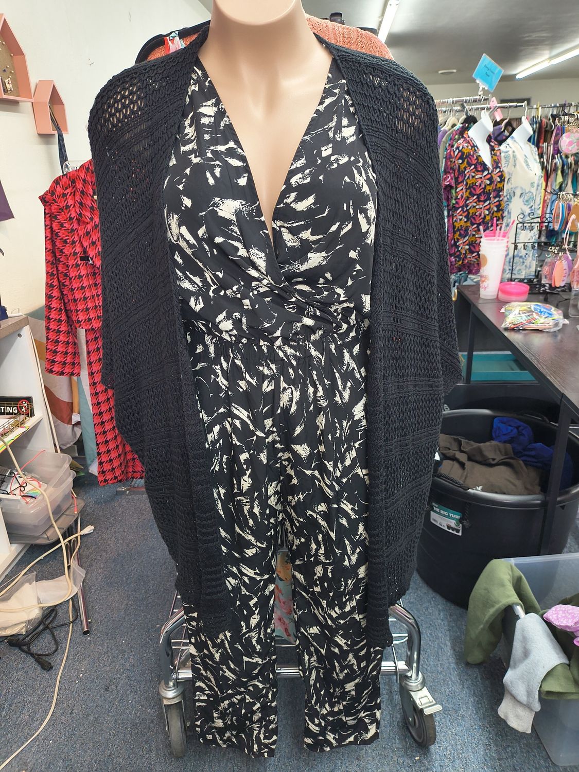 XL One World black sweater kimono short sleeve