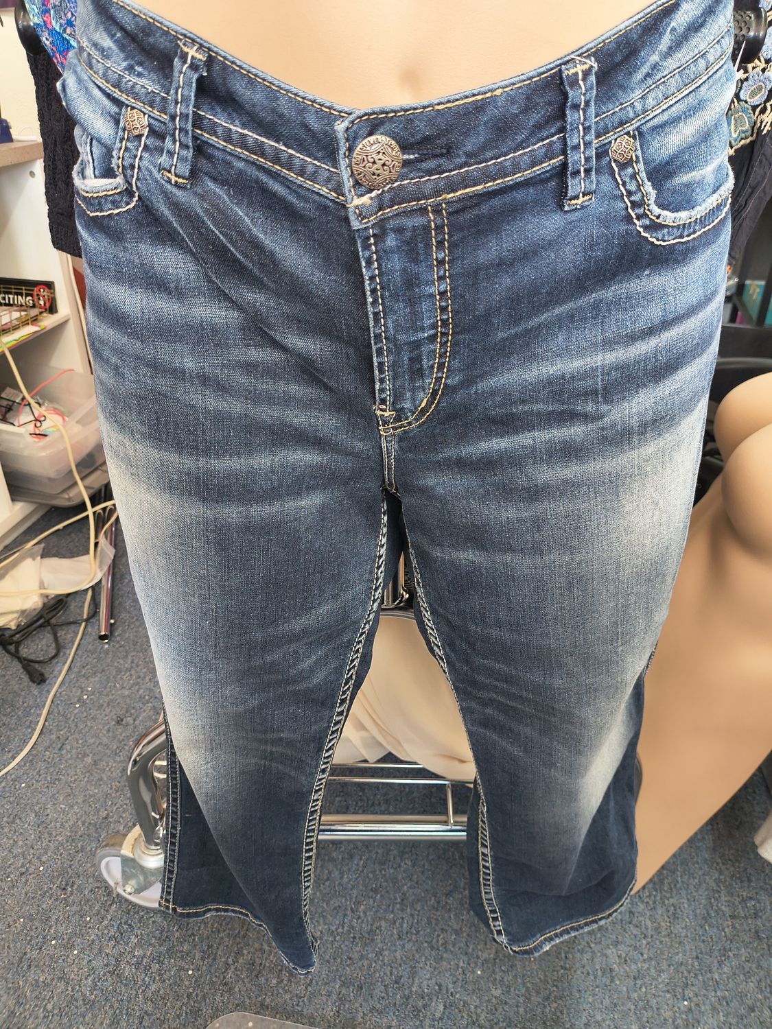 Size 20 Silver Aiko denim capri jeans distressed