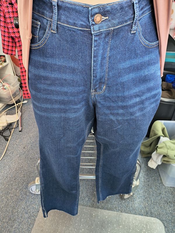 Size 18 Judy Blue straight leg crop denim jeans