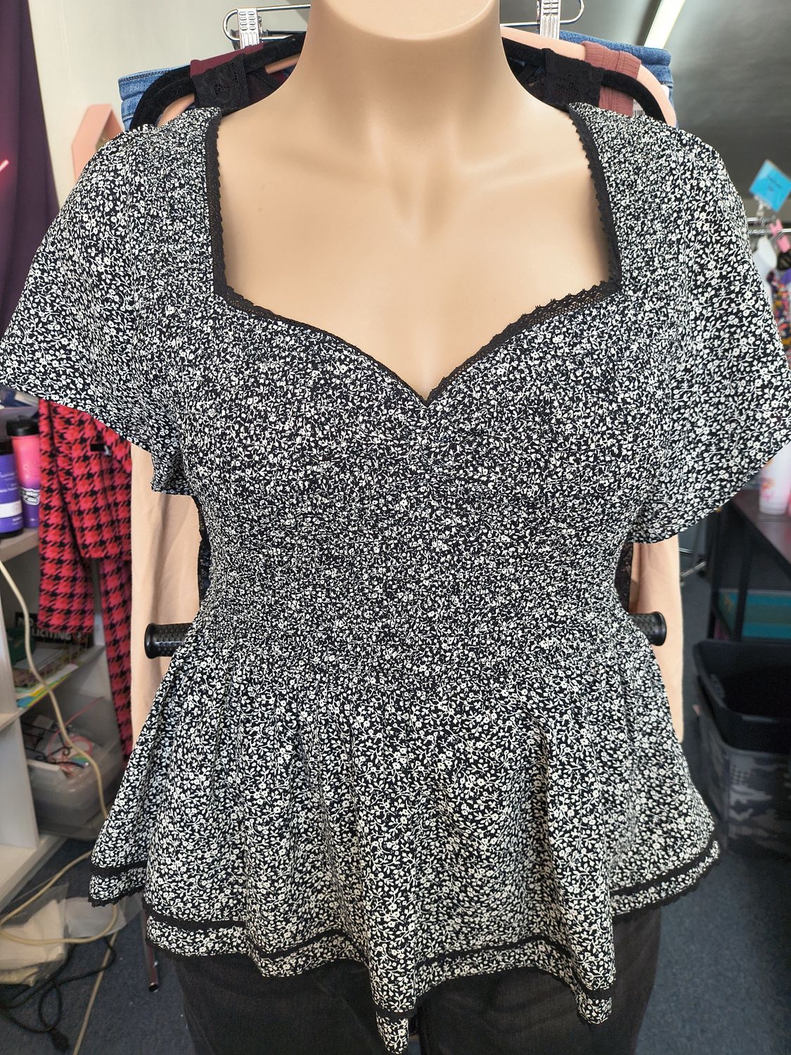 2x Arula black and white floral ruffle sleeve babydoll top