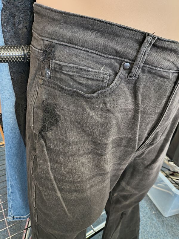 18W Judy Blue black flared distressed jeans stretchy