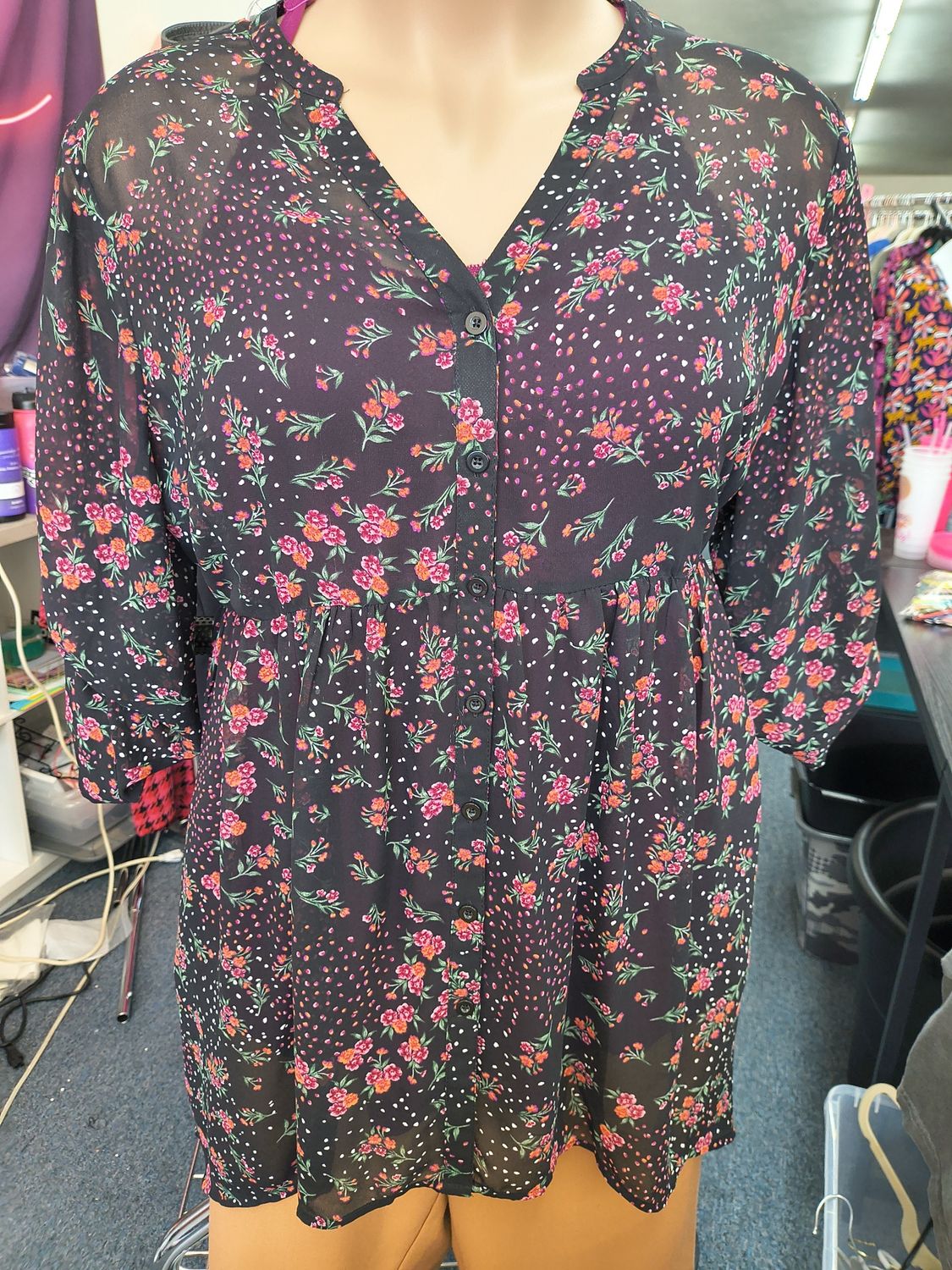 3x Torrid floral polka dot hi-lo top button front
