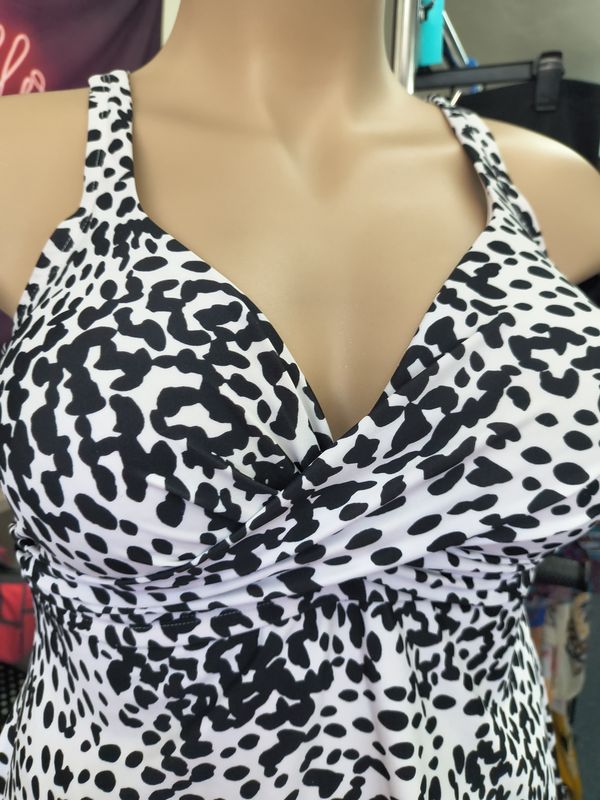 2x/18 Swimsuits For All animal print tankini swim top