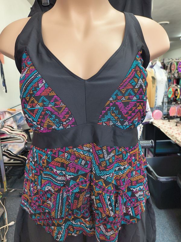 2x Spa Swimwear black multicolor tiered tankini swim top