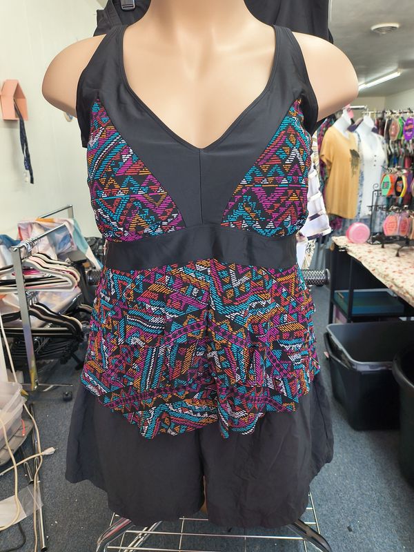 2x Spa Swimwear black multicolor tiered tankini swim top