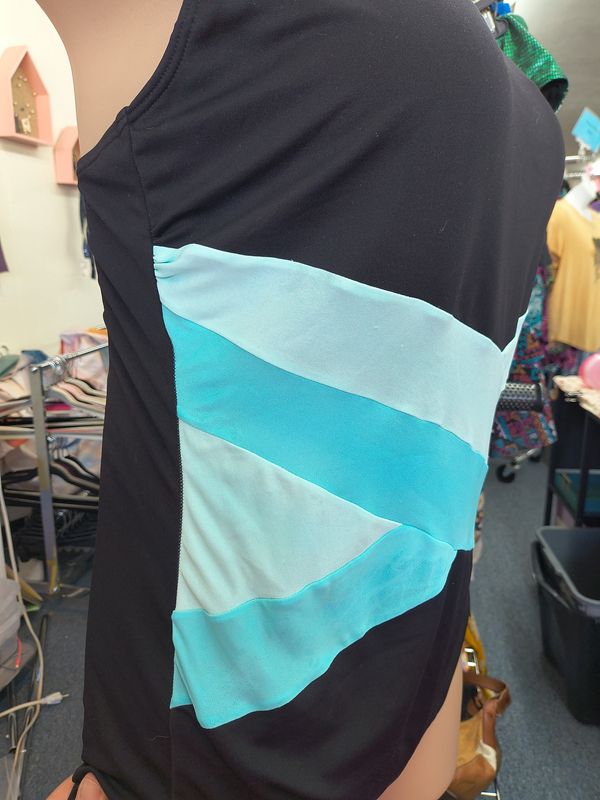 18/2x Gabar black one piece swimsuit with blue front