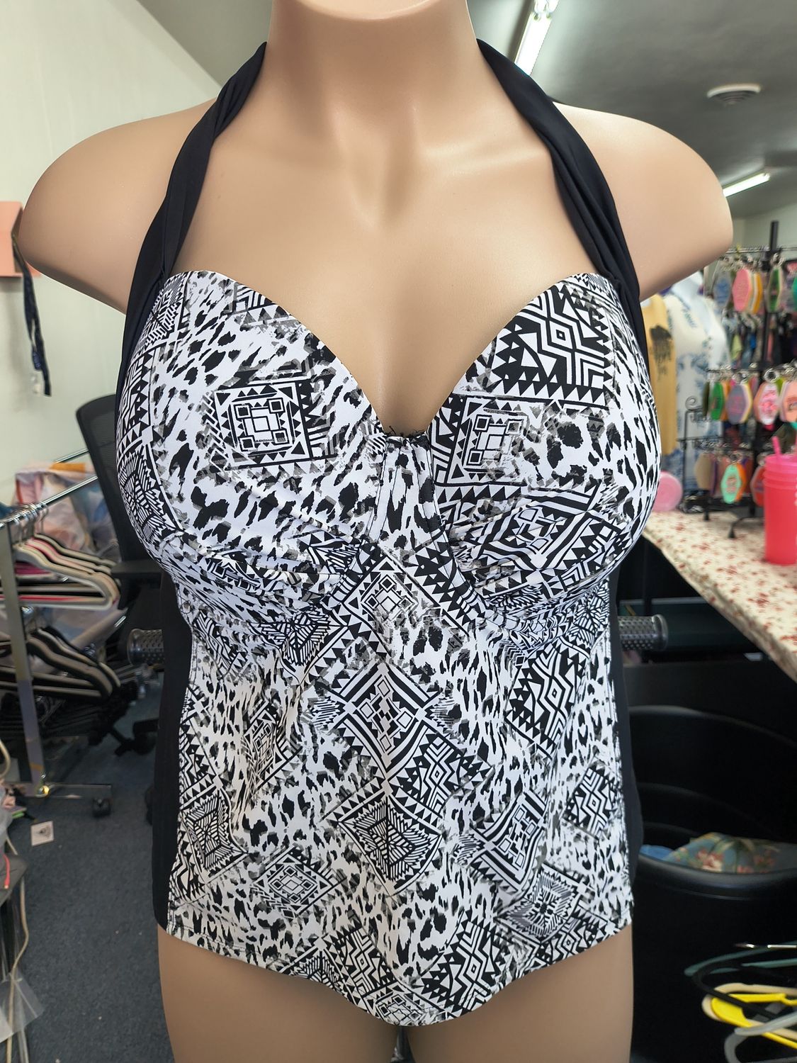 3x Catalina black and white tankini swimsuit top