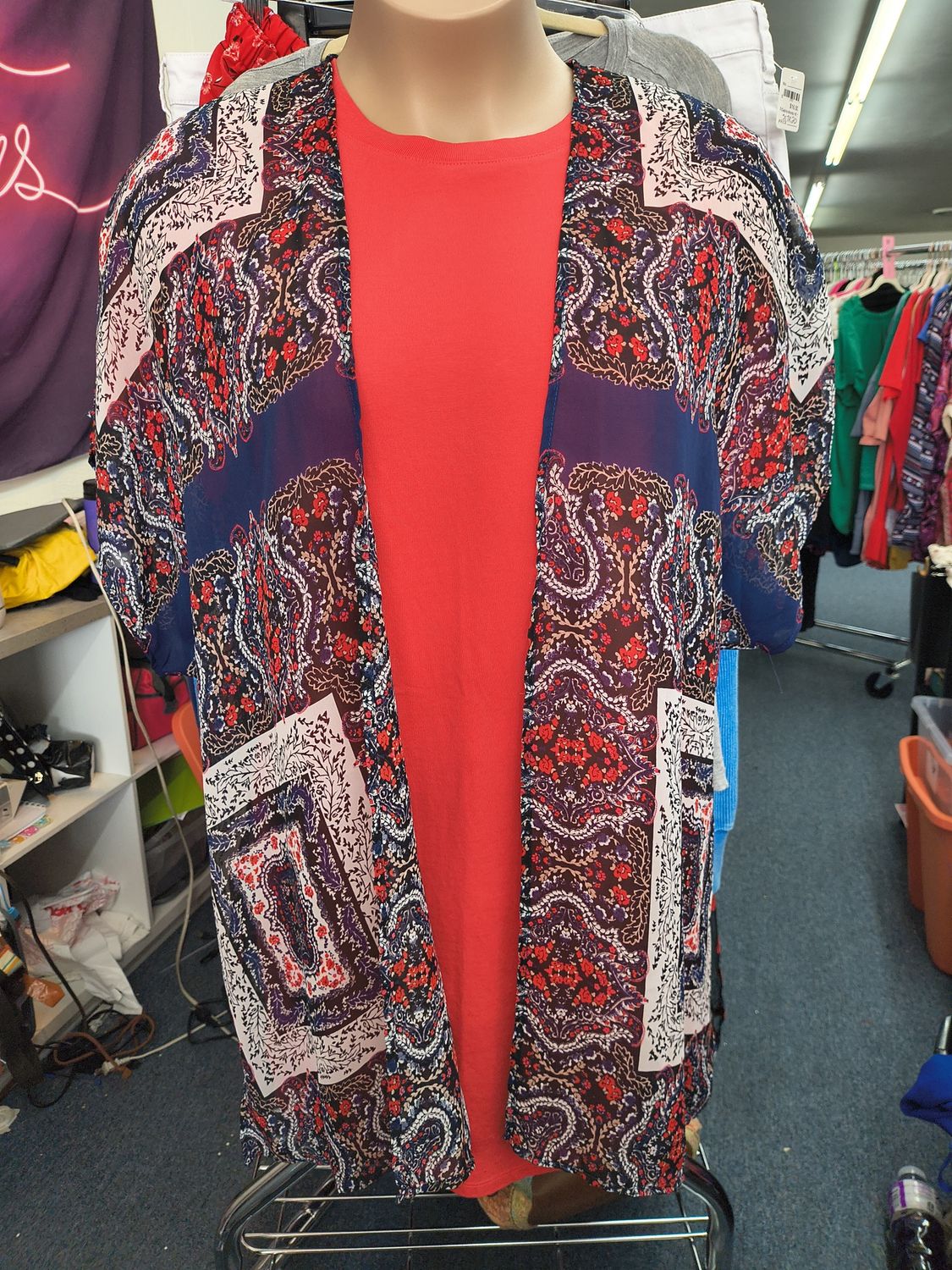 L/XL Maurices paisley floral kimono