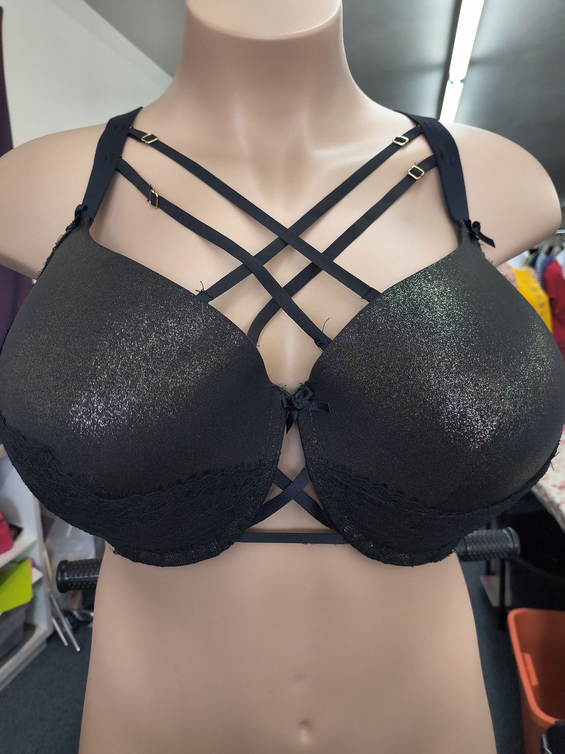 42H Cacique boost balconette glitter lace bra