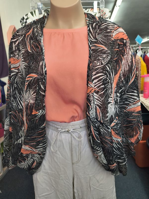 3x/4x Torrid tropical floral kimono gathered sides