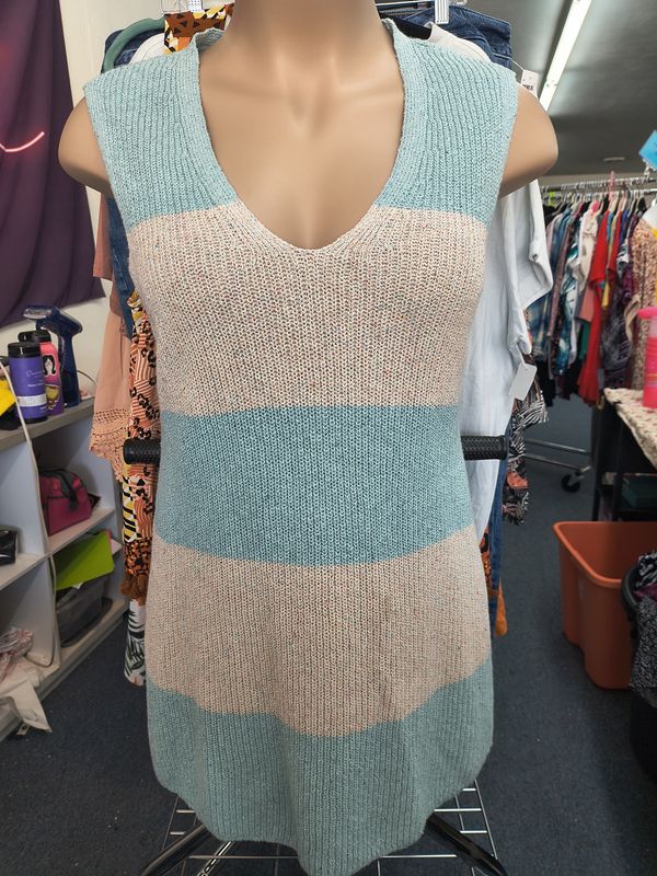 1x Pilcro NWT blue striped sweater vest Anthropologie