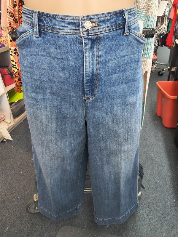 Size 16 Talbots wide leg crop jeans denim capris