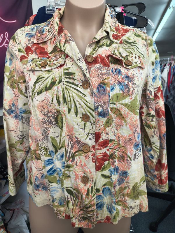 1x Coldwater Creek floral lightweight jacket with embellishments