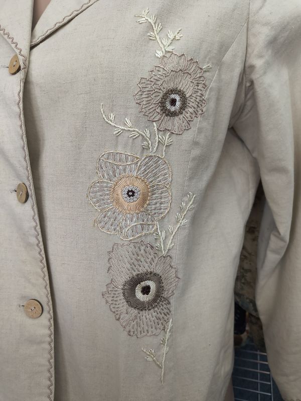 1x Coldwater Creek cream embroidered floral jacket