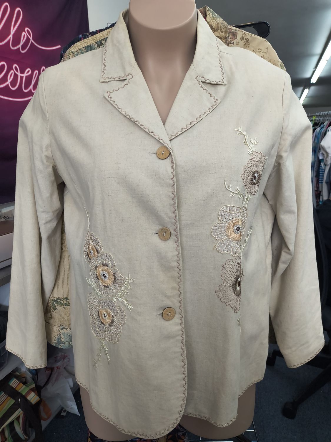 1x Coldwater Creek cream embroidered floral jacket