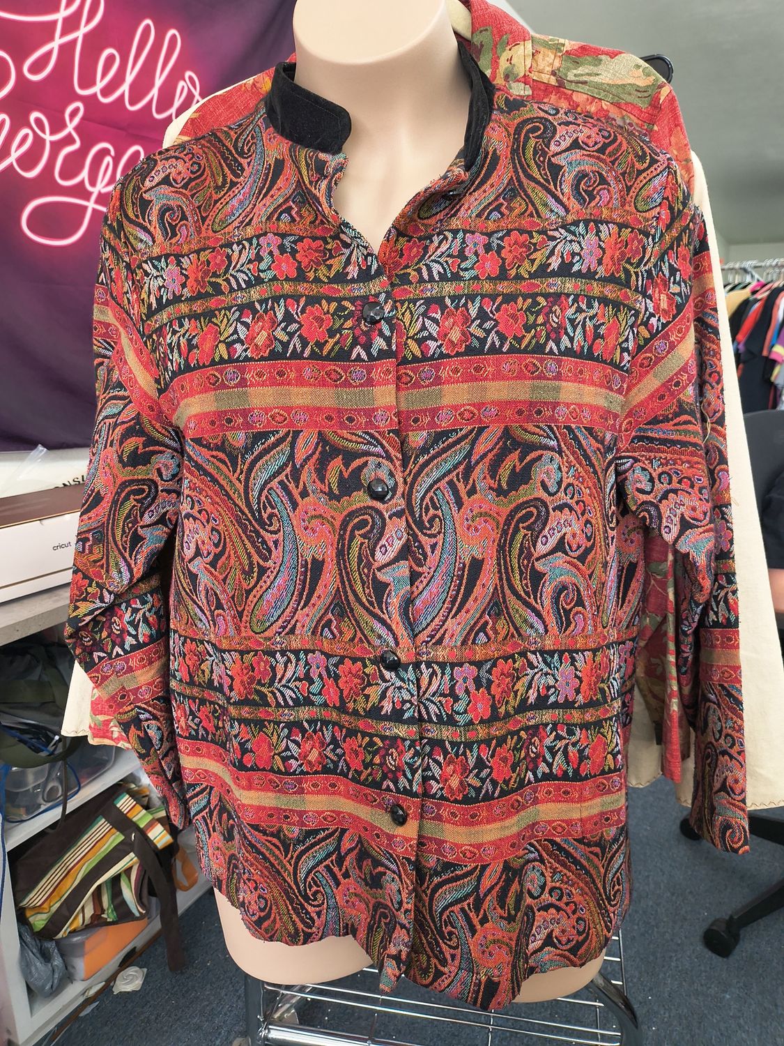 1x Coldwater Creek floral tapestry jacket velvet collar