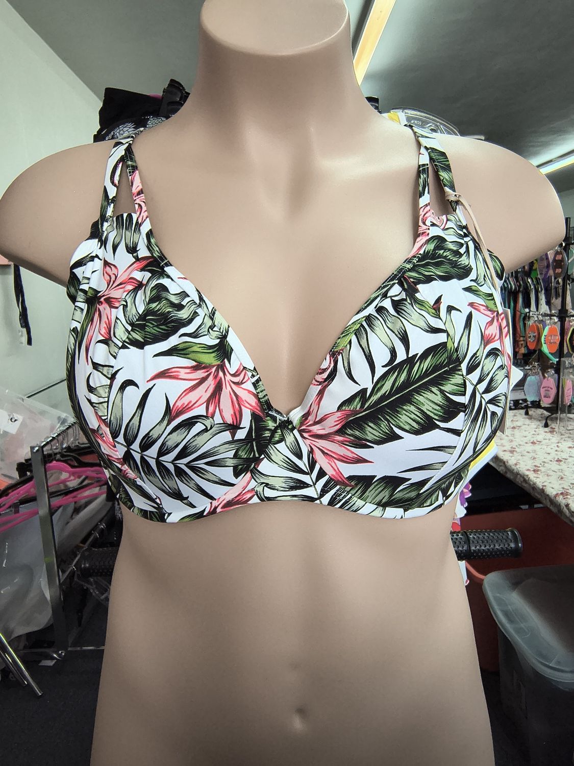 40F/1x Bravissimo NWT floral underwire bikini swim top