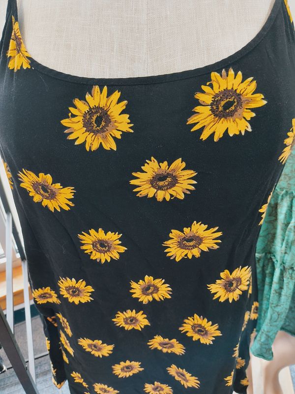 XL Miss Basic black sunflower 90's slip dress