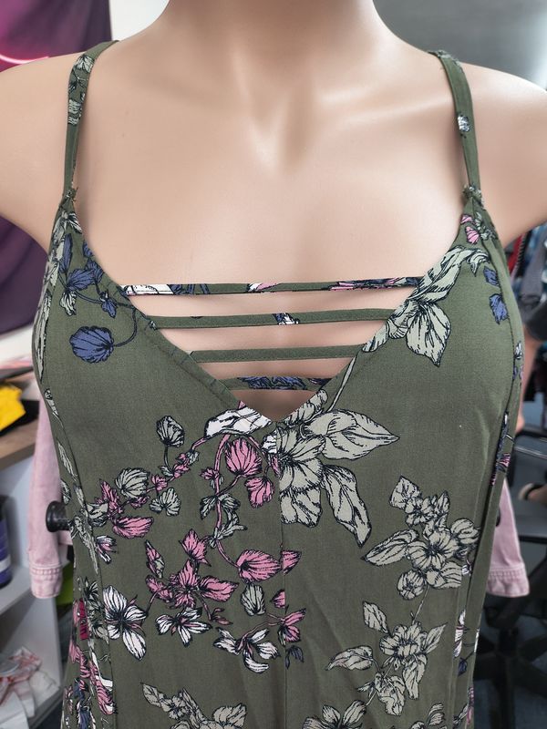 1x Torrid green floral lightweight shift dress