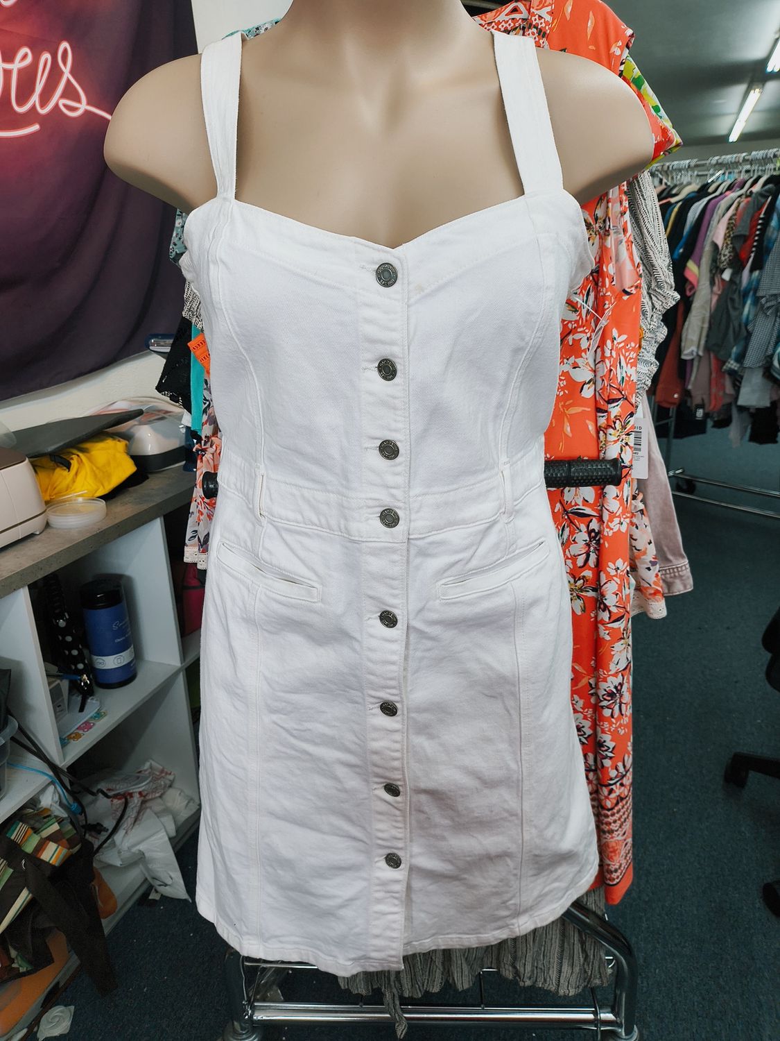 18 XXL Gap white stretchy button front denim dress