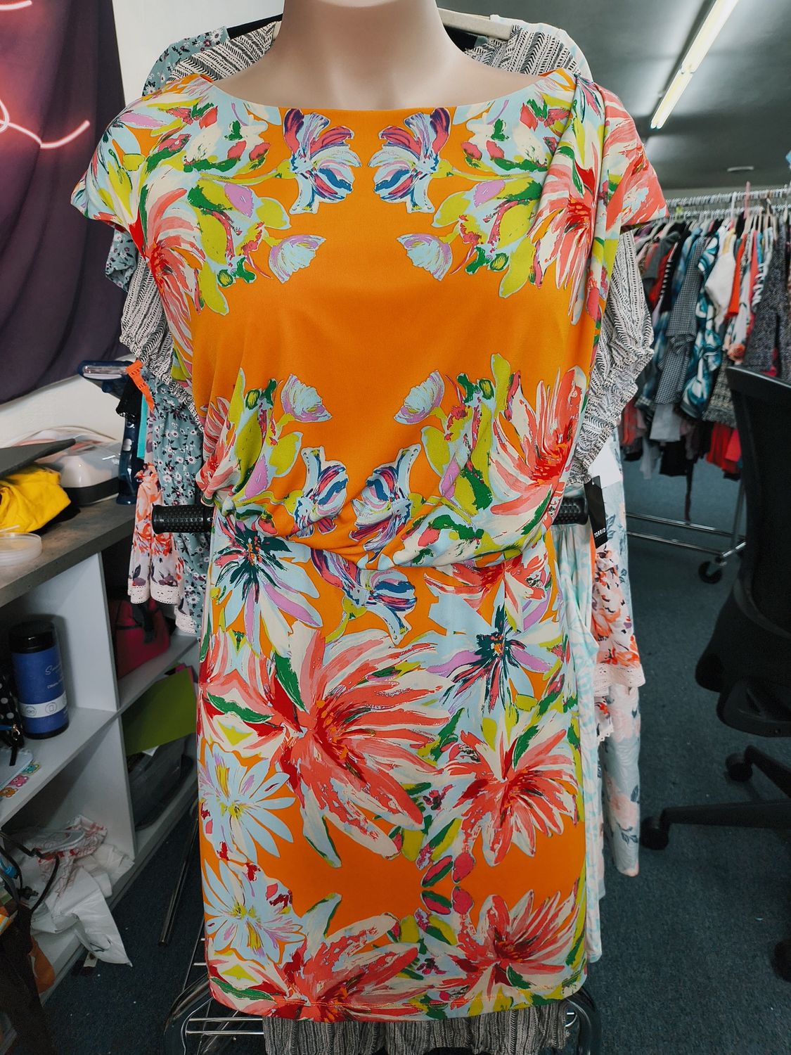 22W 3x Tiana B tropical floral empire waist shift dress