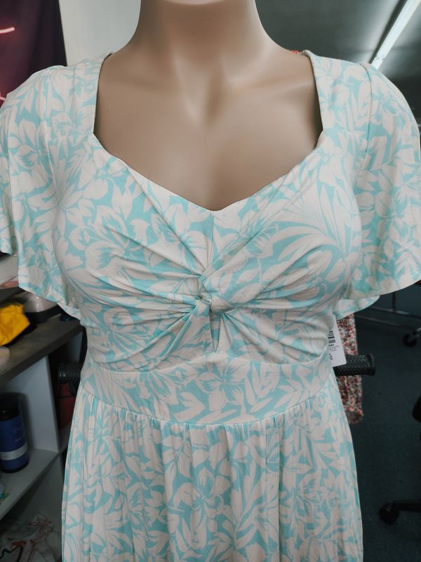 4x Torrid super soft knits NWT dress floral knot front