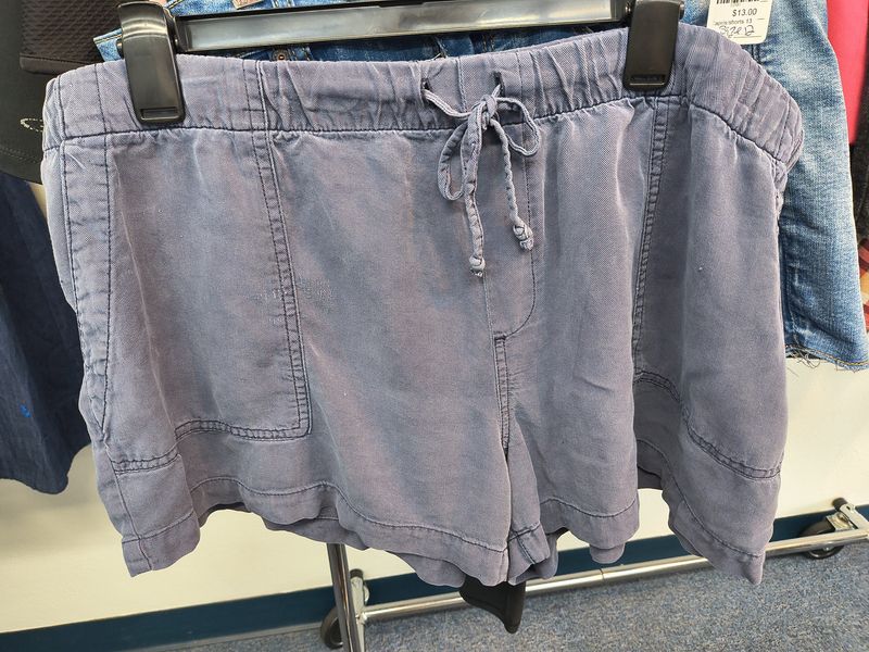 XL Gap blue lightweight twill short shorts