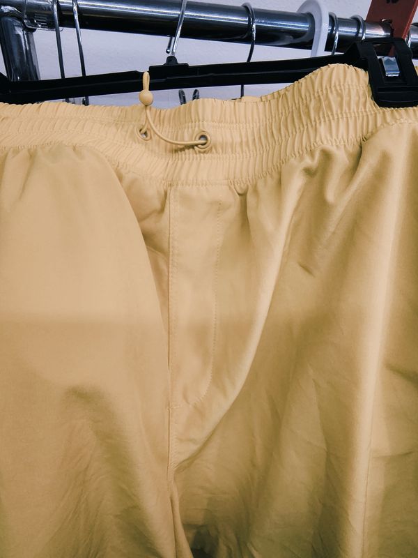 XL Old Navy Active khaki stretch tech pull on shorts