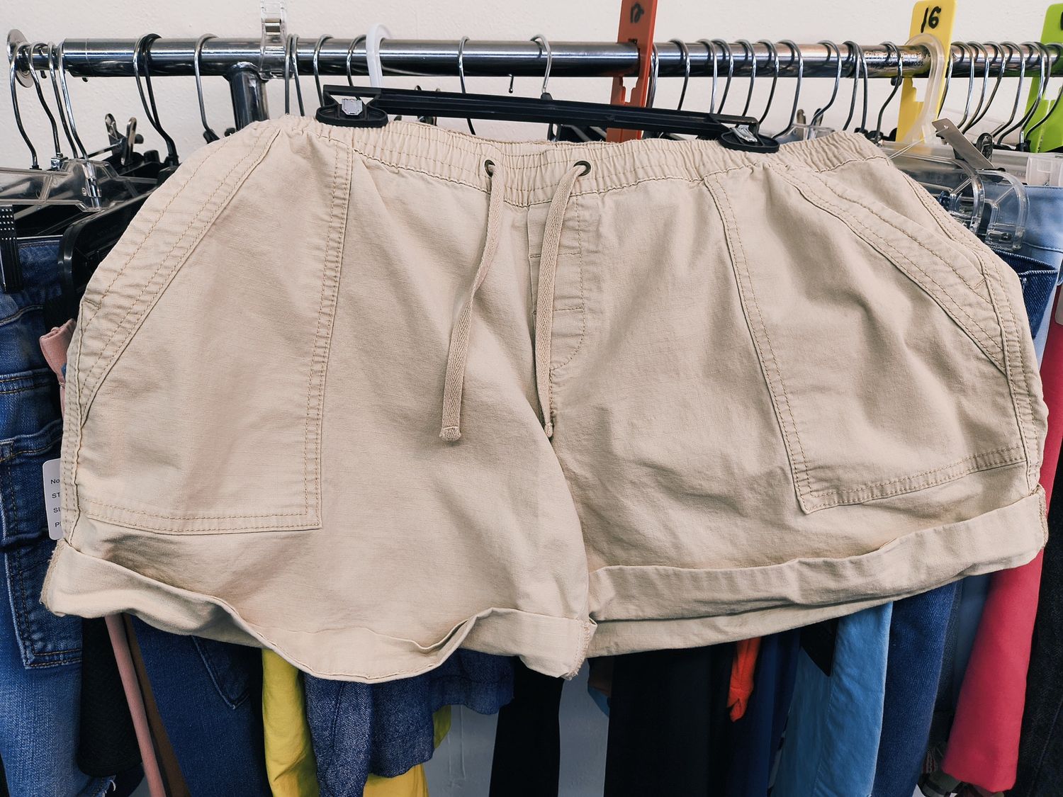 XL Natural Reflections khaki pull on short shorts