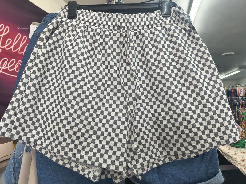 XL Anniewear gray checked plaid knit shorts pull on