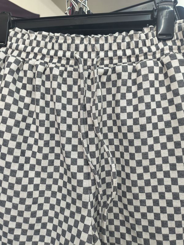 XL Anniewear gray checked plaid knit shorts pull on