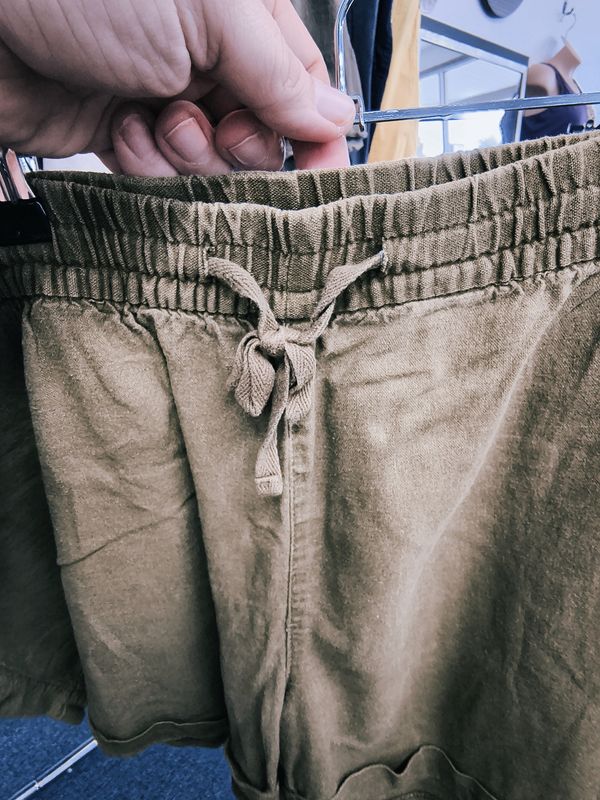 XL Old Navy green chino short shorts pull on