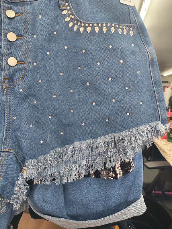 1x 16 Shein Curve frayed hem short shorts with bling