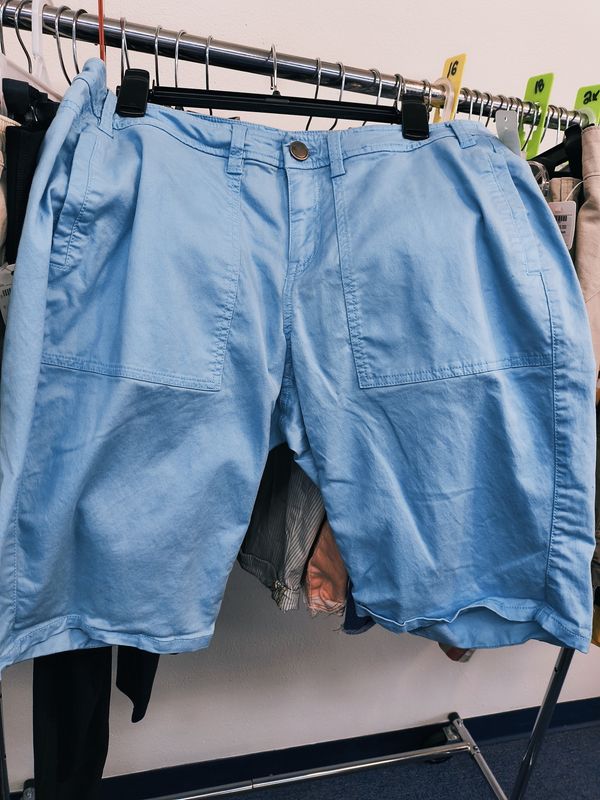Size 14 Lane Bryant blue bermuda chino shorts