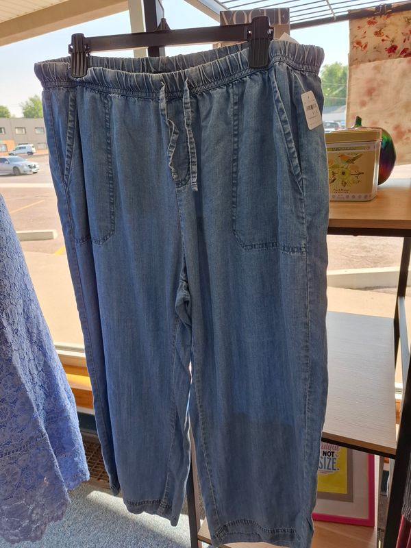 XL Splendid chambray lightweight cropped flowy pants