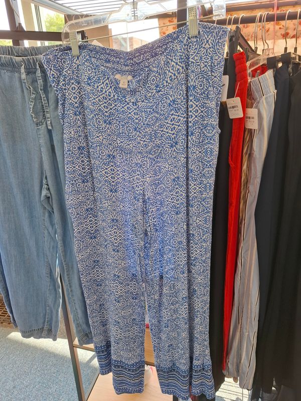 XL Croft &amp; Barrow blue and white paisley wide leg pants