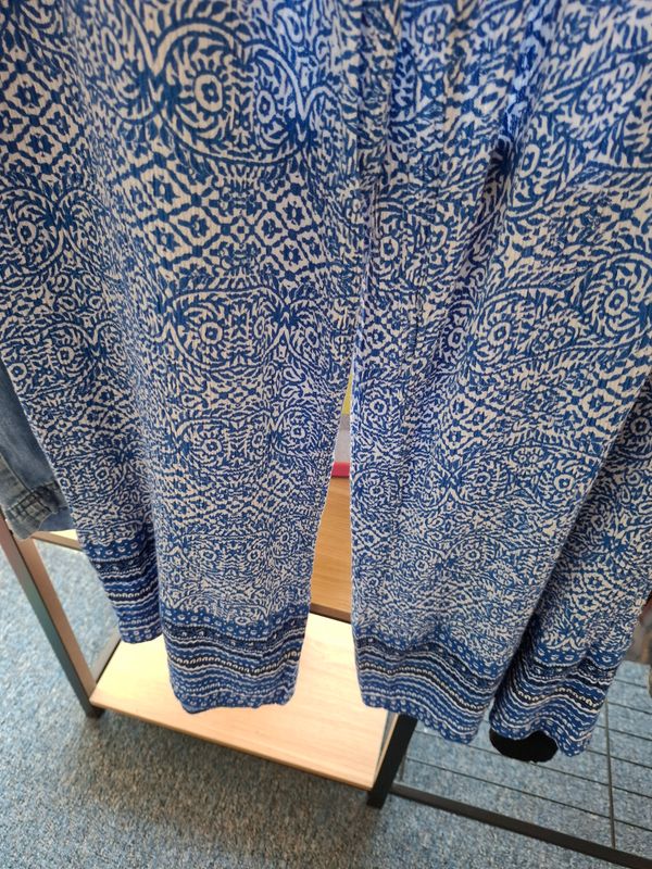 XL Croft &amp; Barrow blue and white paisley wide leg pants