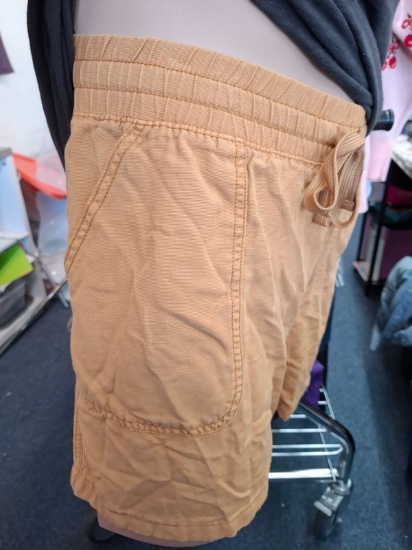24w Maurices tan pull on shorts elastic waist