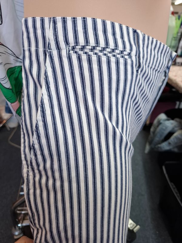 22W Land's End blue white stripe crop capri jeans pants