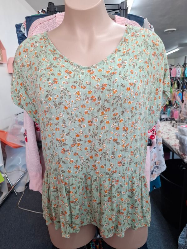 3x Haptics green floral babydoll peplum top